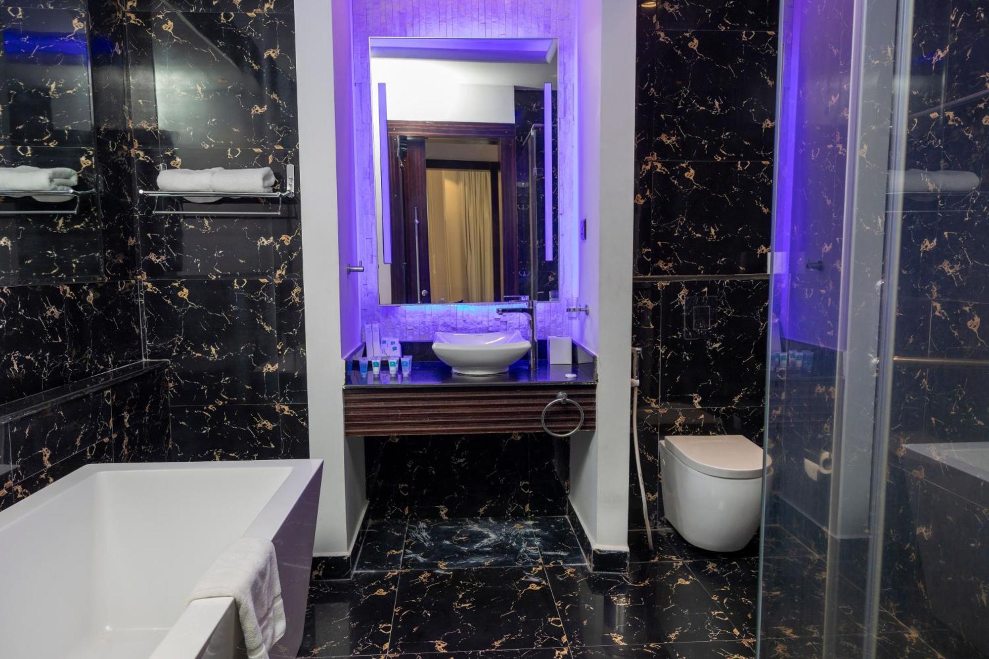 Nordic Resort Manama Ngoại thất bức ảnh